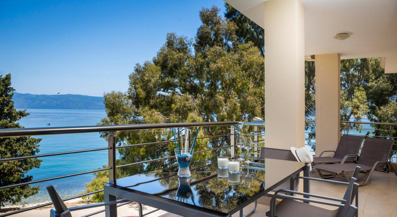 Eucalyptus Suite Sea View Каравомилос Екстериор снимка