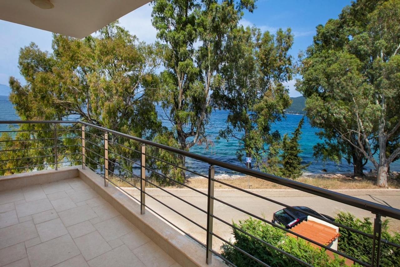 Eucalyptus Suite Sea View Каравомилос Екстериор снимка